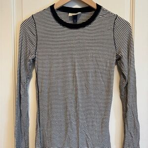 SO SO COZY! Universal Thread Striped Black and White Long Sleeve Top Women’s XS